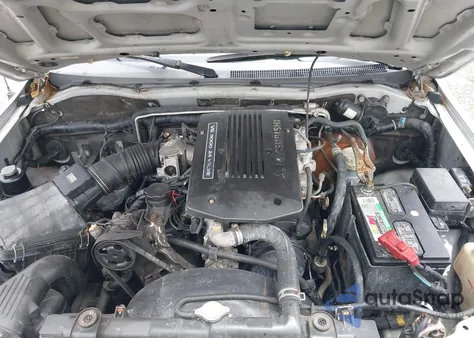 2001 Mitsubishi Montero Sport Es/Ls from USA, damaged, VIN JA4LS21H11P038976